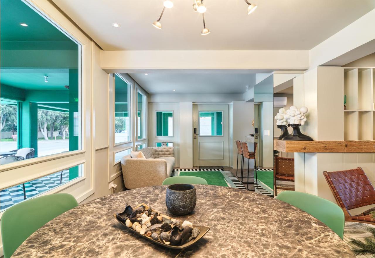 Liv The City Suites Adults Only لارنكا المظهر الخارجي الصورة