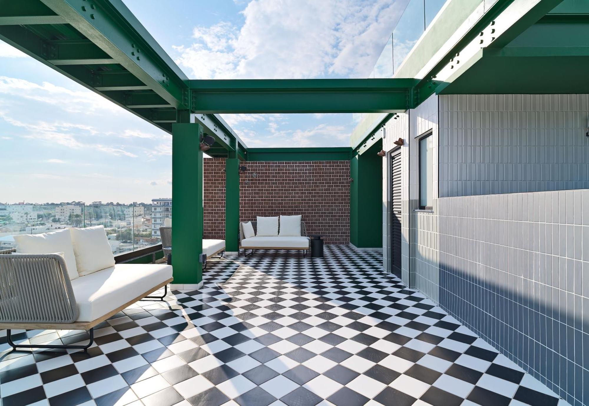 Liv The City Suites Adults Only لارنكا المظهر الخارجي الصورة