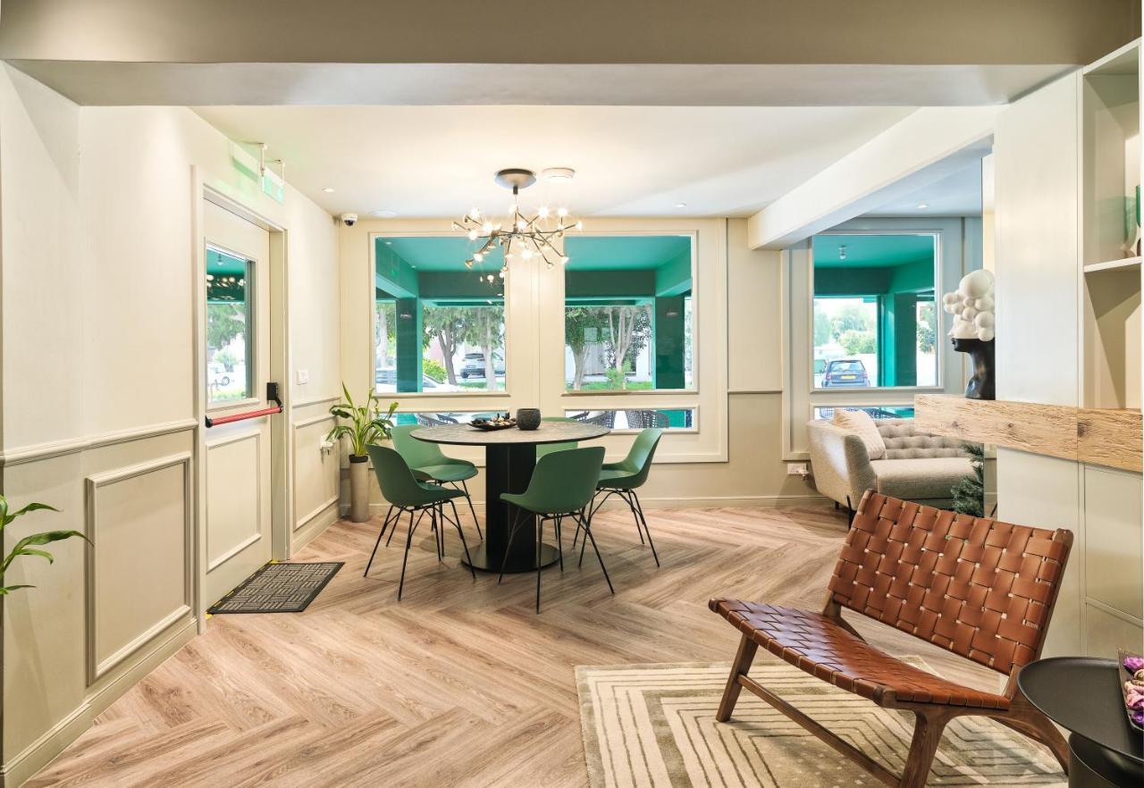 Liv The City Suites Adults Only لارنكا المظهر الخارجي الصورة