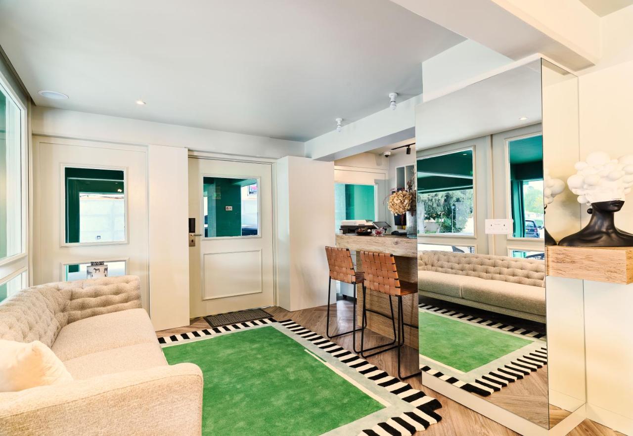 Liv The City Suites Adults Only لارنكا المظهر الخارجي الصورة