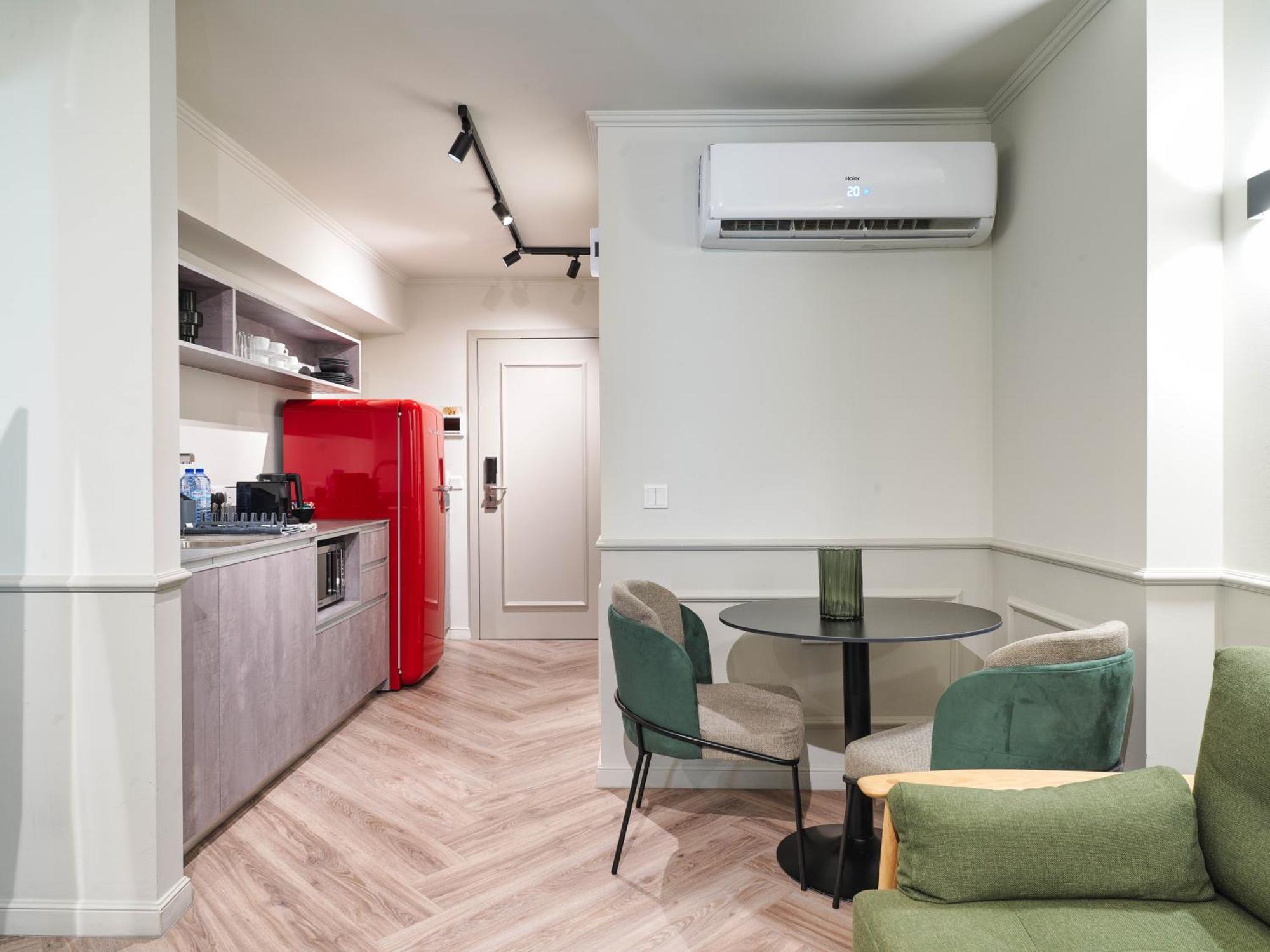 Liv The City Suites Adults Only لارنكا المظهر الخارجي الصورة