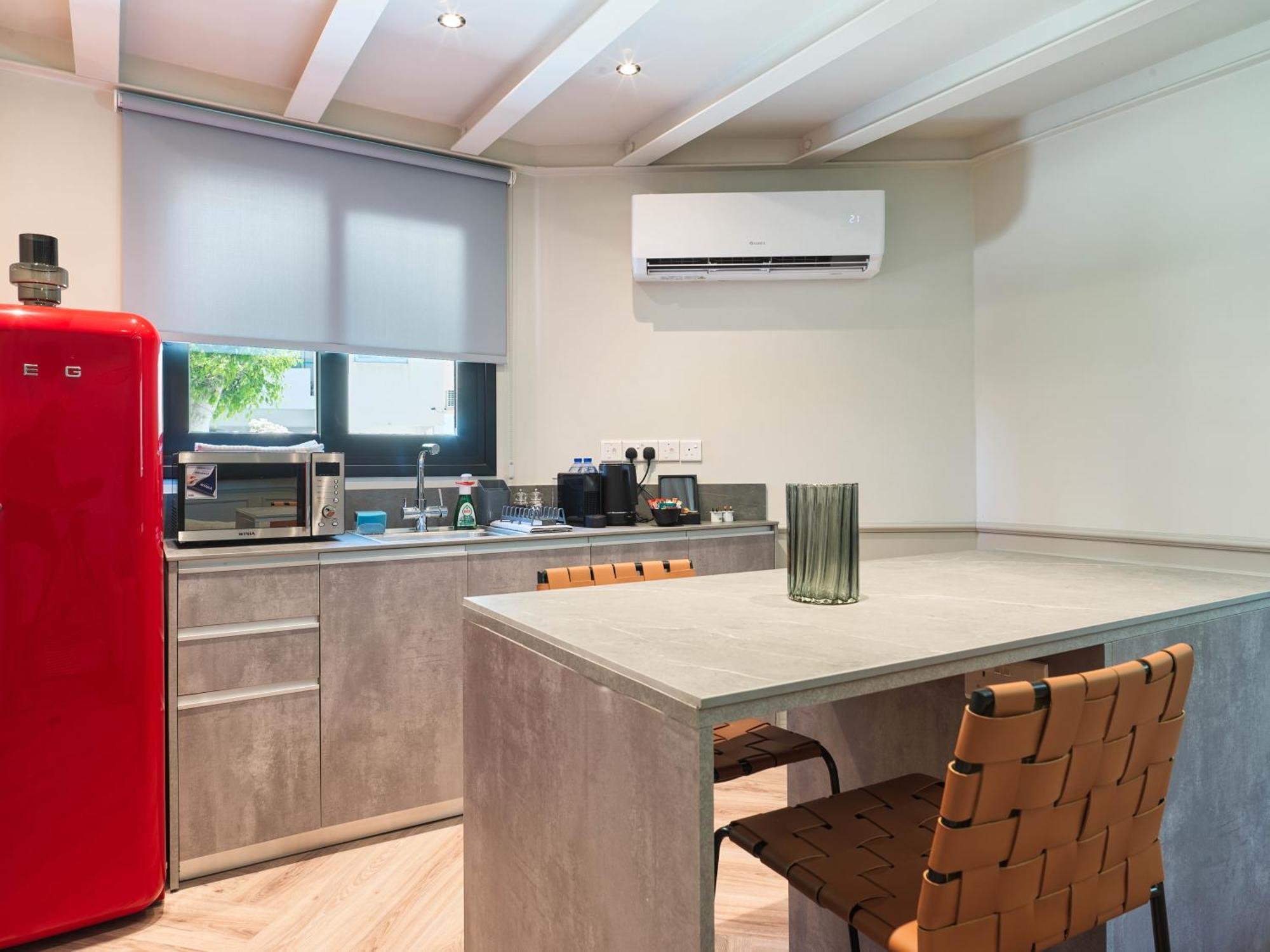 Liv The City Suites Adults Only لارنكا المظهر الخارجي الصورة