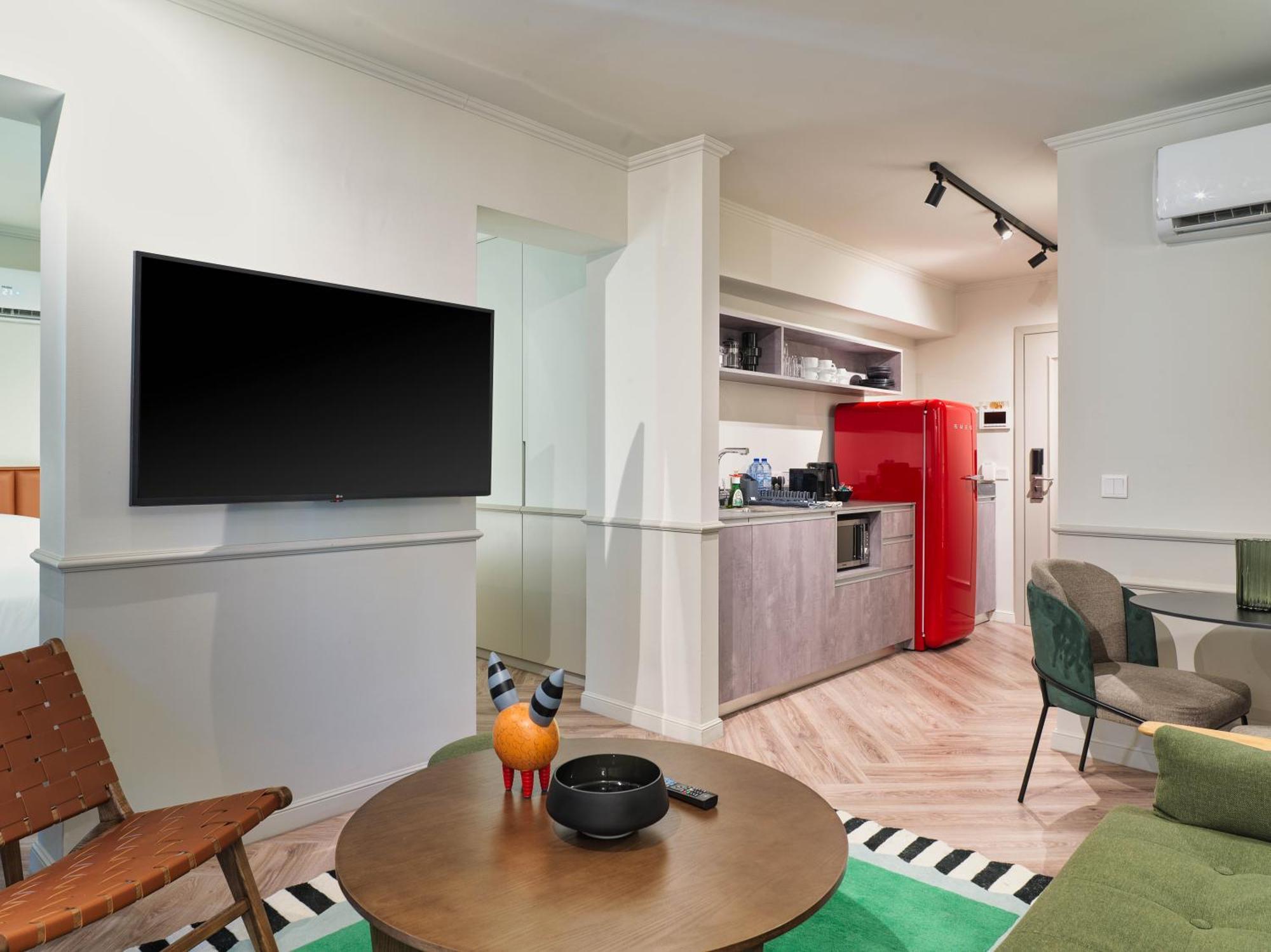 Liv The City Suites Adults Only لارنكا المظهر الخارجي الصورة