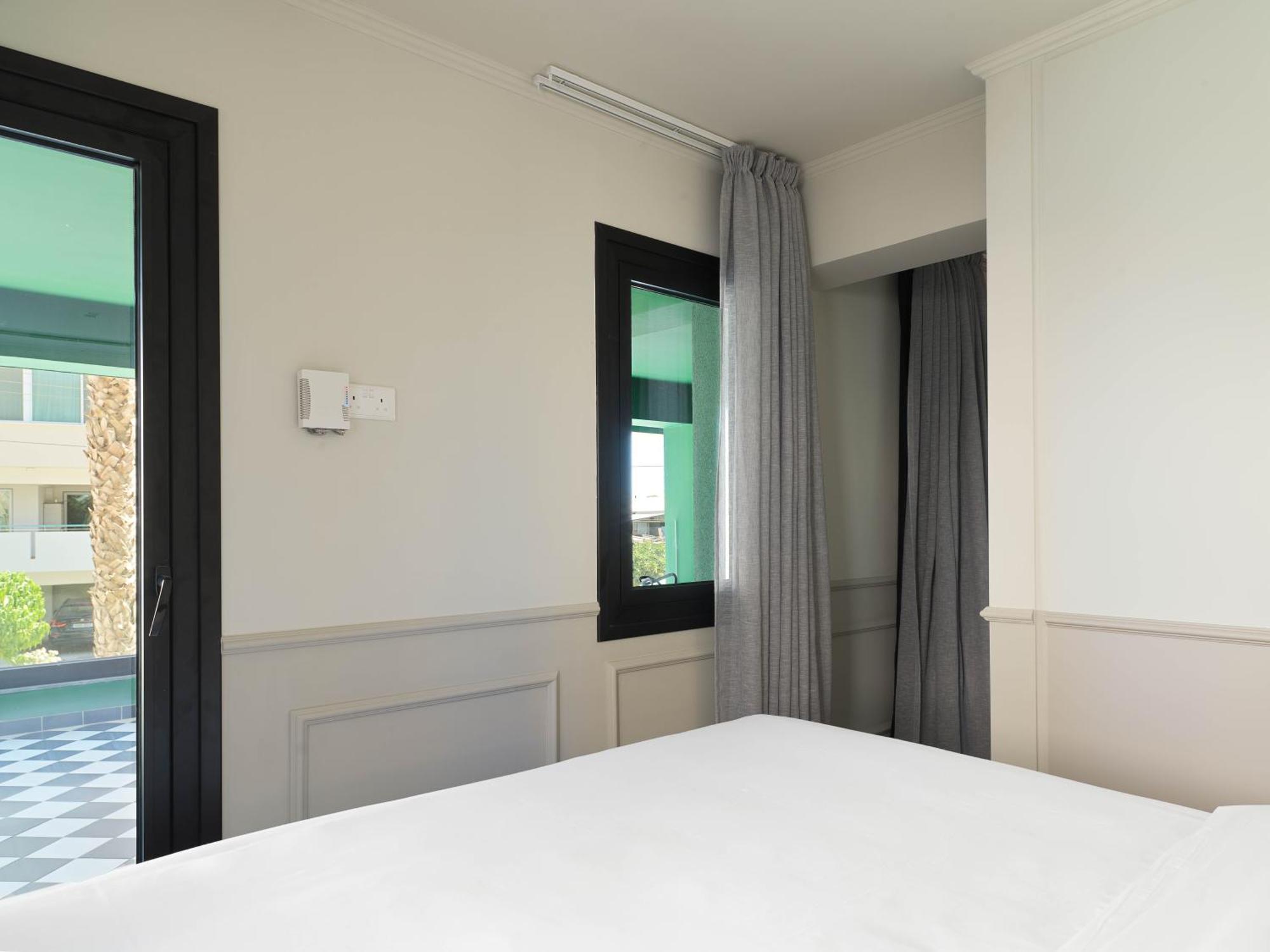 Liv The City Suites Adults Only لارنكا المظهر الخارجي الصورة