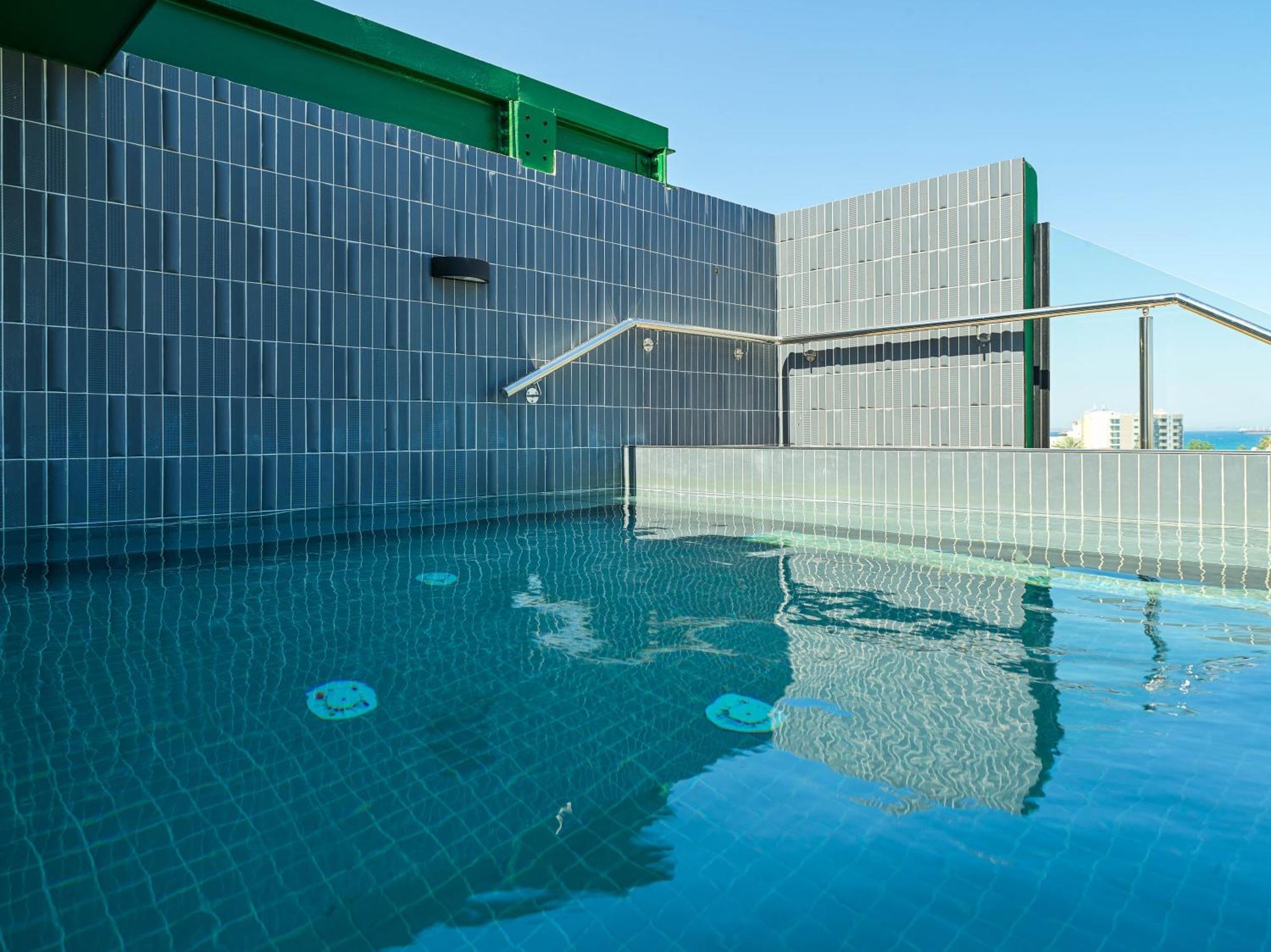 Liv The City Suites Adults Only لارنكا المظهر الخارجي الصورة